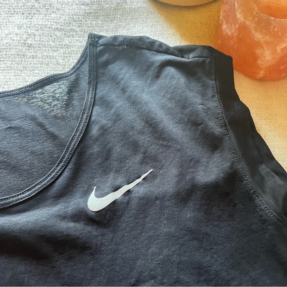 NIKE Dri-Fit Cool Breeze Tshirt - Picture 4 of 5